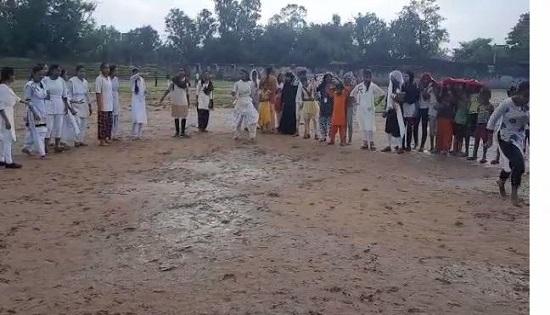शिवलीबाड़ी के केएफएस मैदान में किया गया खेल प्रतियोगिता का आयोजन शिवलीबाड़ी के केएफएस मैदान में किया गया खेल प्रतियोगिता का आयोजन