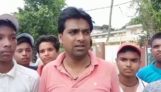 विरोध का अनोखा रुप, क्रिकेट खेल जताया विरोध | 22Scope News begudsarai fianl 01 22Scope News