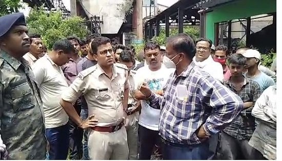 एंबुलेंस के अभाव में दुगदा कोल कर्मी की कार्यस्थल पर मौत एंबुलेंस के अभाव में दुगदा कोल कर्मी की कार्यस्थल पर मौत