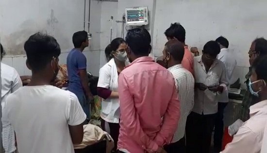 एसएनएमएमसीएच में बढ़ी मरीजों की संख्या, कम पड़ गये बेड 1 22Scope News nirmal mahto final 02 22Scope News