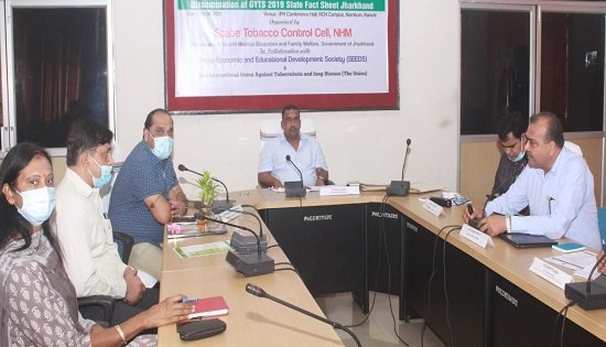 लड़कों के साथ-साथ लड़कियों को भी लुभा रहीं तंबाकू कंपनियां लड़कों के साथ-साथ लड़कियों को भी लुभा रहीं तंबाकू कंपनियां