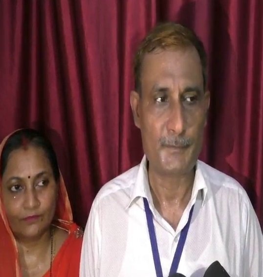 Mummy papa fianl 01 22Scope News