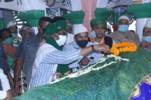 हेमंत सोरेन ने रिसालदार बाबा की दरगाह पर चादरपोशी कर मांगी दुआ | 22Scope News cm 2 22Scope News