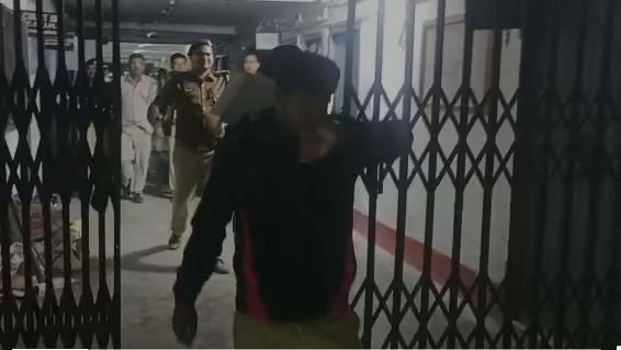 एडीजे कोर्ट के जज पर थानेदार-दारोगा ने तानी पिस्टल, चैंबर में घुसकर पीटा | 22Scope News MADhibani judge 22Scope News