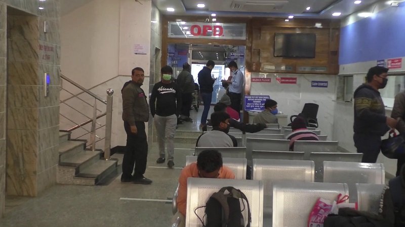 रेमडेसिविर की कालाबाजारी को लेकर सृष्टि अस्पताल में CID का छापा, कंप्यूटर समेत कई दस्तावेज जब्त | 22Scope News Srishti Hospital2 22Scope News