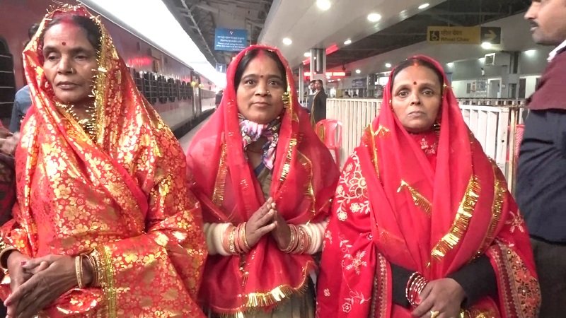 केंद्र सरकार ने श्रद्धालुओं को दी बड़ी सौगात, कम पैसे में कर सकेंगे पारा शिक्षकों का मानदेय 50% तक बढ़ेगा