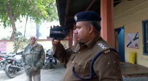 ट्रैफिक पुलिस के जवानों की वर्दी पर लगेगा बॉडी वार्न कैमरा