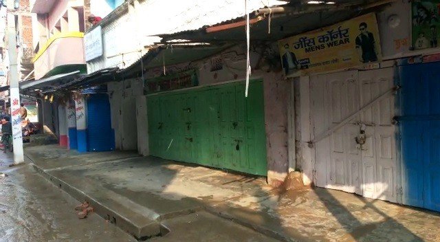 व्यापारियों के साथ असामाजिक तत्वों ने की मारपीट, आक्रोशितों ने बाजार को किया बंद, फिर...