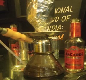 दिन की शुरुआत चरस से और शाम को हसीनाओं की महफिल 22Scope News