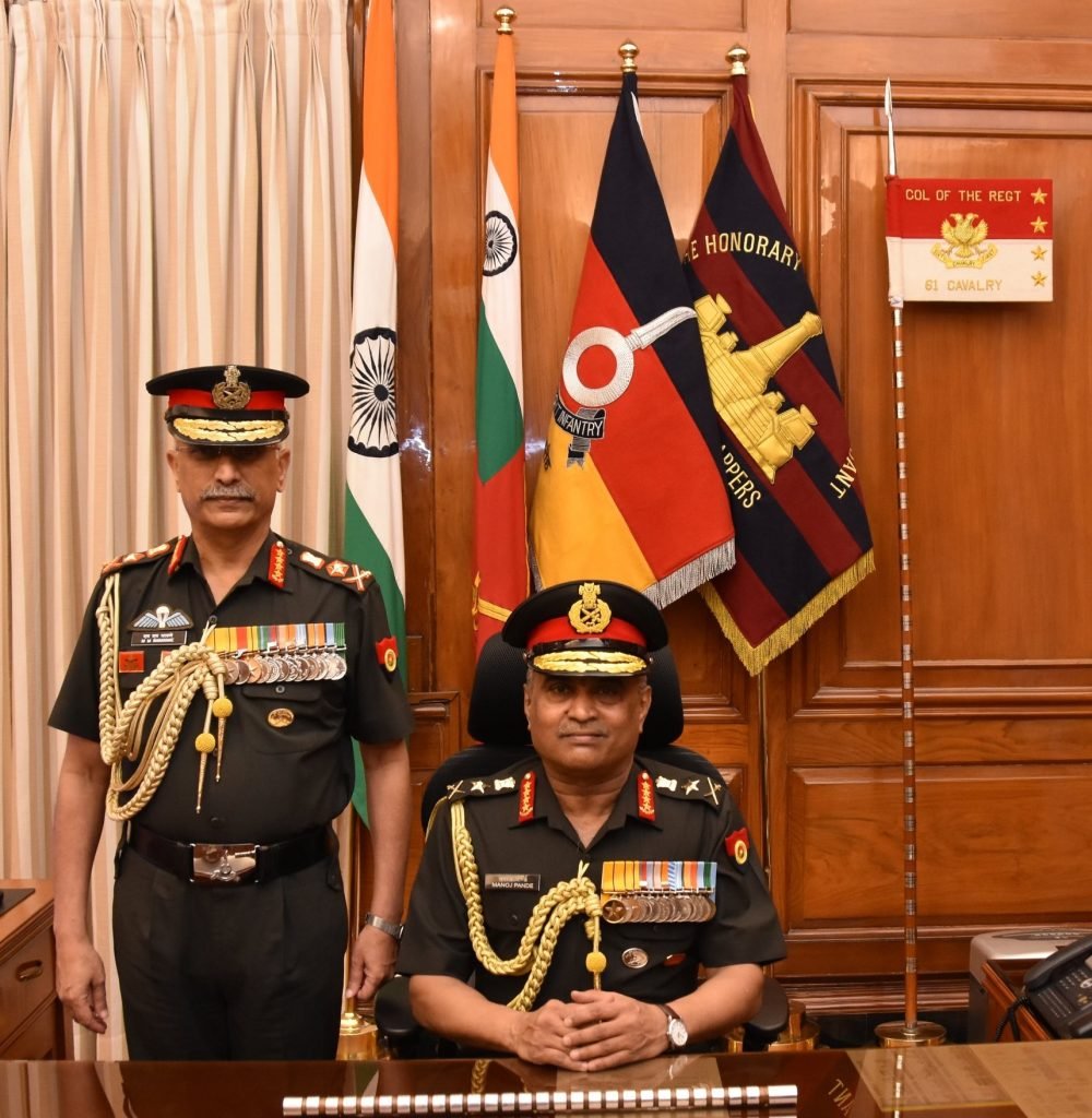 जनरल मनोज पांडे ने संभाला देश के नए सेना प्रमुख का कार्यभार, नरवणे की ली जगह 1 22Scope News manoj pandey1 22Scope News