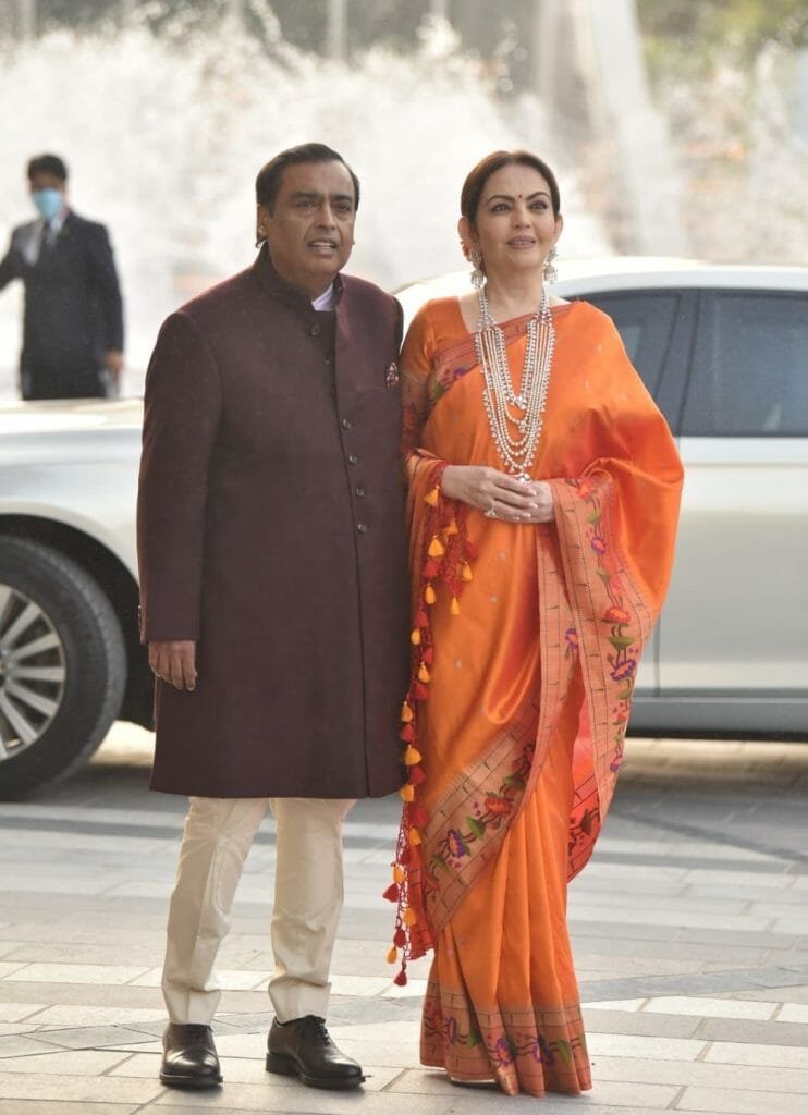 अंबानी परिवार की होने वाली बहू ने दी ‘अरंगेत्रम’ की प्रस्तुति, मुकेश और नीता अंबानी ने की कार्यक्रम की मेजबानी