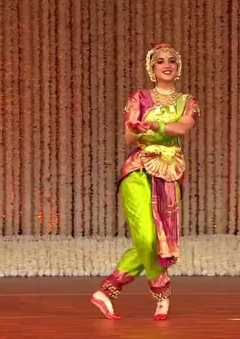 अंबानी परिवार की होने वाली बहू ने दी ‘अरंगेत्रम’ की प्रस्तुति, मुकेश और नीता अंबानी ने की कार्यक्रम की मेजबानी