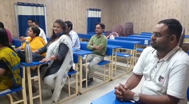 Muzaffarpur: पढ़ाई नहीं हुई तो प्रोफेसर ने की सैलरी वापस करने की पेशकश, BUTA ने खोला मोर्चा | 22Scope News profesar1 22Scope News