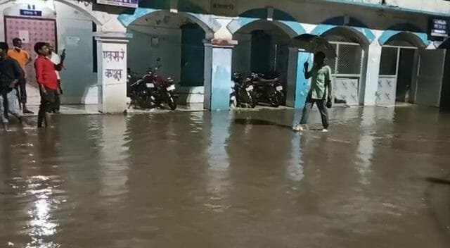 गोपालगंज: अस्पताल में पानी, पानी में मरीज ! 3 22Scope News Gopalganj 3 22Scope News