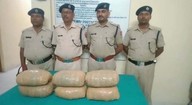 भारी मात्रा में गांजा बरामद, ट्रेन से हो रही थी तस्करी | 22Scope News ganja 22Scope News