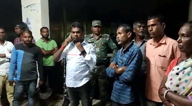 जमशेदपुर: वज्रपात से 2 की मौत, 3 घायल जमशेदपुर: वज्रपात से 2 की मौत, 3 घायल