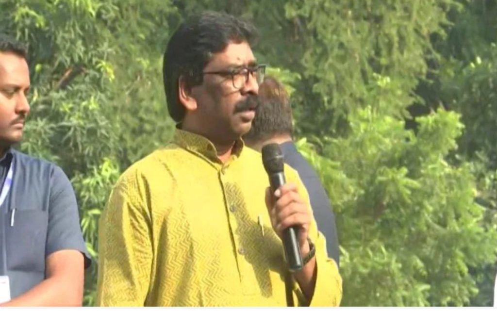 ईडी की नोटिस के बाद आक्रमक हुए हेमंत, आर पार की लड़ाई की शुरुआत ईडी की नोटिस के बाद आक्रमक हुए हेमंत, आर पार की लड़ाई की शुरुआत