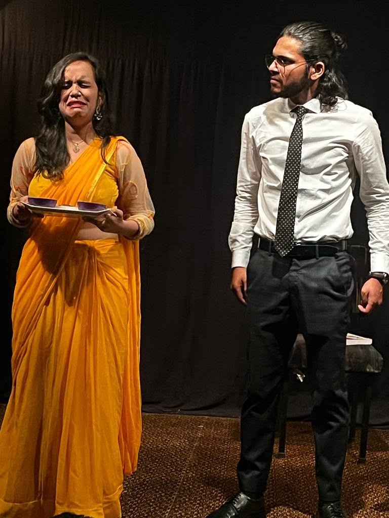 अशोक पागल के तीन हास्य नाटकों का हुआ मंचन, हंस-हंसकर लोटपोट हुए दर्शक अशोक पागल के तीन हास्य नाटकों का हुआ मंचन, हंस-हंसकर लोटपोट हुए दर्शक
