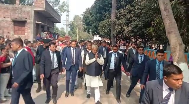 सीएम नीतीश कुमार ने पुण्यतिथि पर पिता को दी श्रद्धांजलि