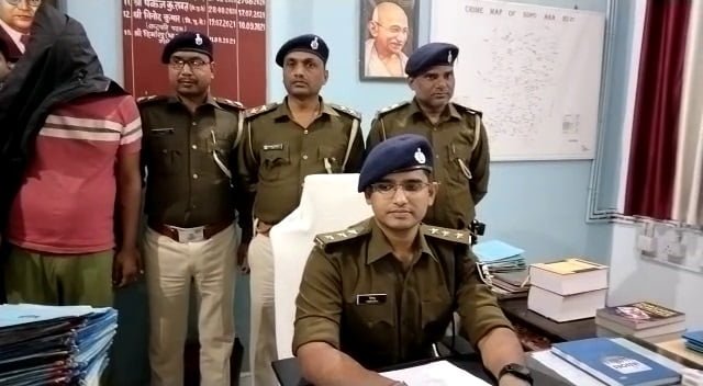 आरा में मादक पदार्थ की तस्करी, अंतरजिला गिरोह के छह गिरफ्तार आरा में मादक पदार्थ की तस्करी, अंतरजिला गिरोह के छह गिरफ्तार