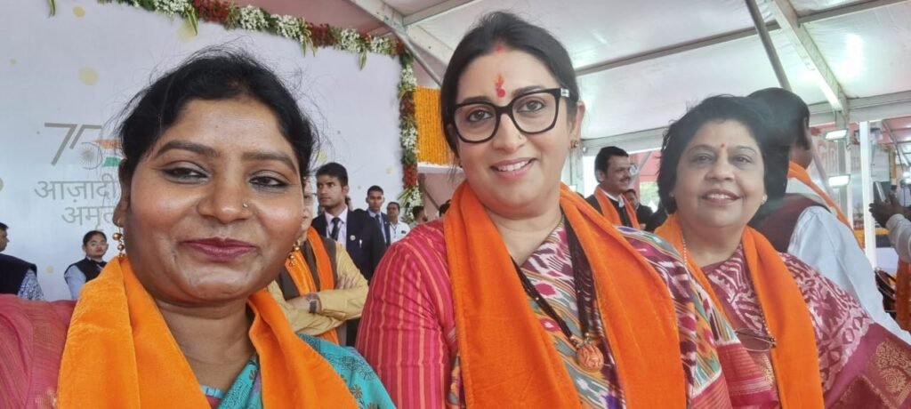 आशा लकड़ा ने साझा की गुजरात में शपथ ग्रहण समारोह की तस्वीर 3 22Scope News asha lakda 3 22Scope News