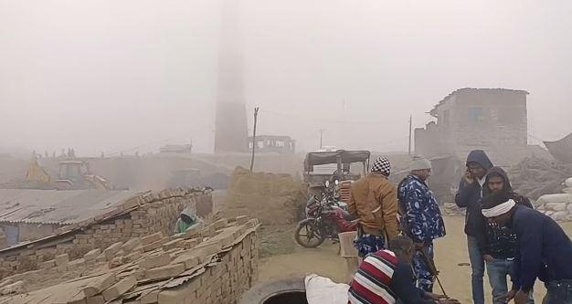 ईंट व्यवसायी के ठिकानों से तीन करोड़ कैश बरामद ईंट व्यवसायी के ठिकानों से तीन करोड़ कैश बरामद