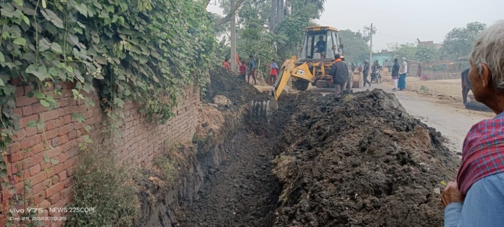 गोड्डा: धनकुड़िया में हो रहा नाली का निर्माण, जलजमाव से मिलेगी निजात | 22Scope News nala12 22Scope News