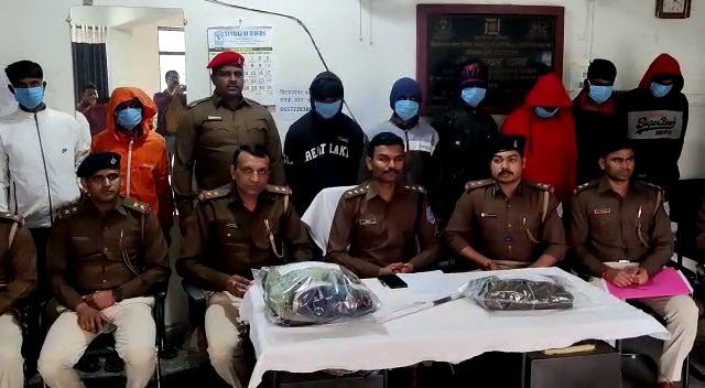 जमशेदपुर नशे के लिए चोरी करने वाले गिरोह का खुलासा 8 गिरफ्तार 1369