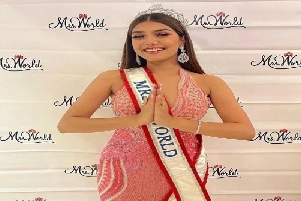 भारत में 21 साल बाद लौटा ‘मिसेज वर्ल्ड’ का ताज, जम्मू-कश्मीर की सरगम कौशल बनीं विजेता भारत में 21 साल बाद लौटा ‘मिसेज वर्ल्ड’ का ताज, जम्मू-कश्मीर की सरगम कौशल बनीं विजेता