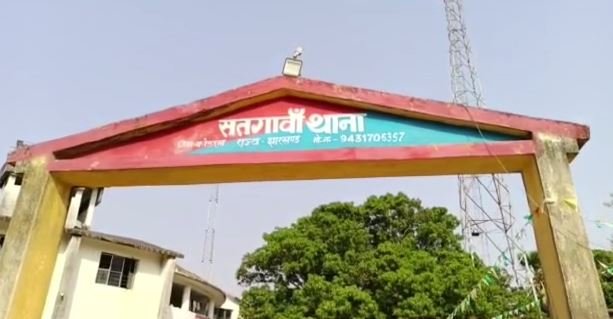 सतगावां में 25 परिवार के 100 लोगों ने किया धर्मांतरण सतगावां में 25 परिवार के 100 लोगों ने किया धर्मांतरण