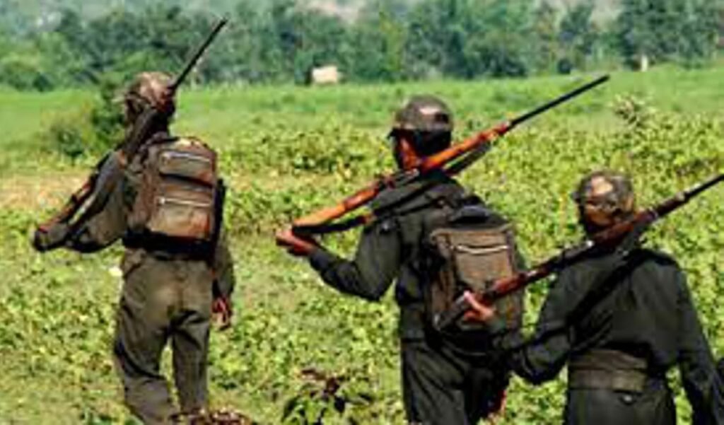 चाईबासा के टोंटो जंगल में आईईडी ब्लास्ट, तीन जवान घायल चाईबासा के टोंटो जंगल में आईईडी ब्लास्ट, तीन जवान घायल