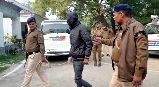 अष्टधातु की बेशकीमती मूर्तियां बरामद, गिरोह का सरगना धराया अष्टधातु की बेशकीमती मूर्तियां बरामद, गिरोह का सरगना धराया