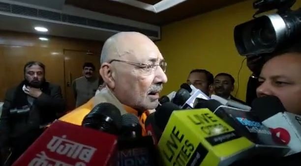 जेडीयू नेता बलियावी के बयान पर गरमाई राजनीति 3 giriraj singh