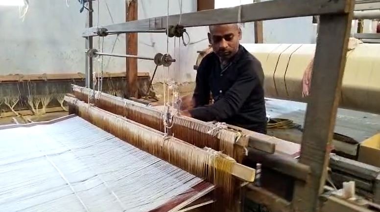 नालंदा : कपिलदेव को बावन बूटी साड़ियों के लिए मिलेगा पद्मश्री नालंदा : कपिलदेव को बावन बूटी साड़ियों के लिए मिलेगा पद्मश्री