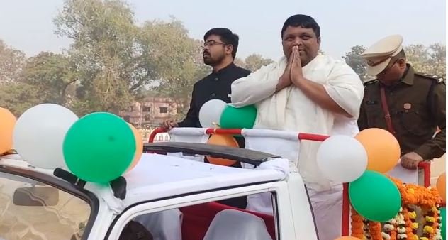जमशेदपुर रीगल मैदान में मंत्री बन्ना गुप्ता ने ध्वजारोहण 2 krishi mantri 1