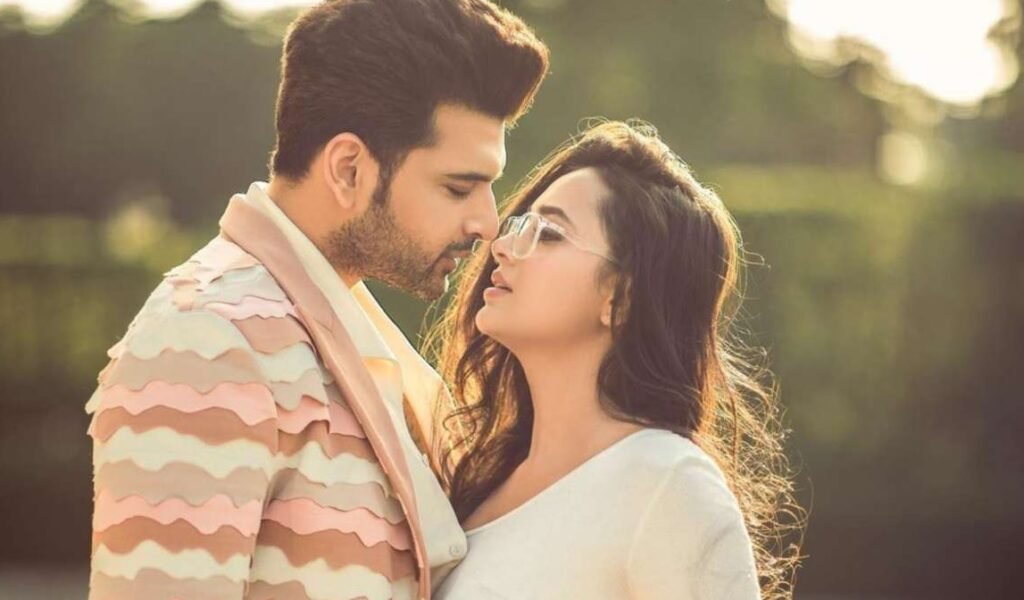 करण कुंद्रा और तेजस्वी प्रकाश ने ऐसे किया नए साल का वेलकम