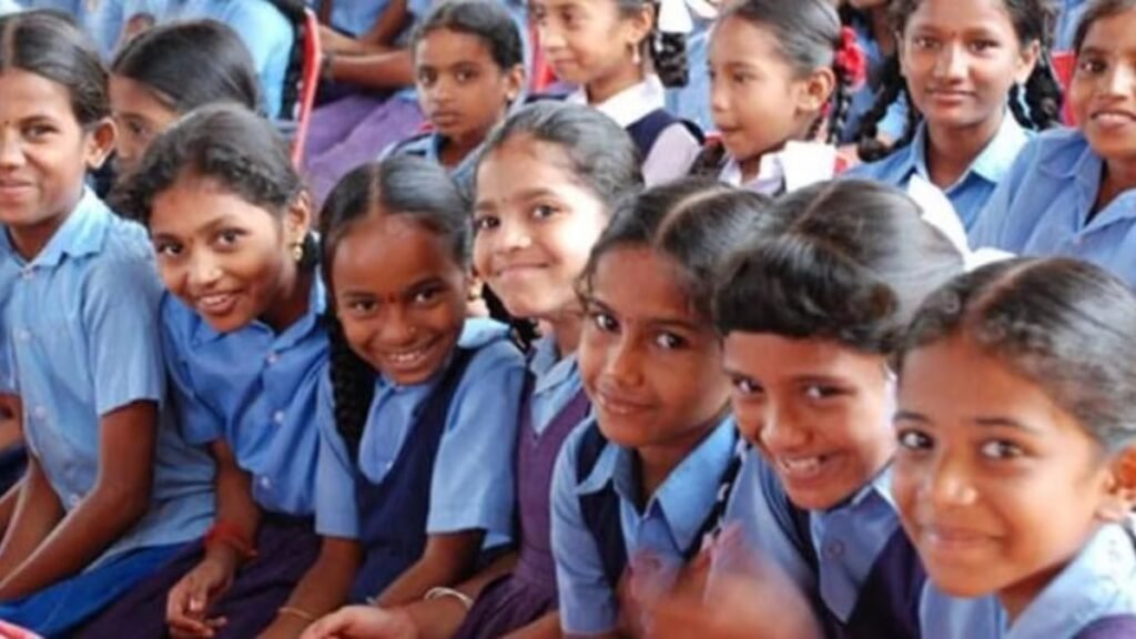 झारखंड: अब व्यावसायिक शिक्षा भी लेंगे स्कूली बच्चे झारखंड: अब व्यावसायिक शिक्षा भी लेंगे स्कूली बच्चे