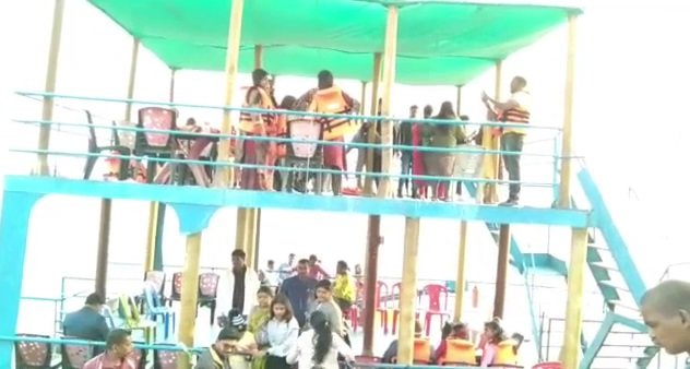 नए साल पर तिलैया डैम में सैलानियों की उमड़ी भीड़ | 22Scope News tilaya dam1 22Scope News