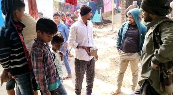 अजूबा पत्थर : नदी के पानी में भी नहीं डूबा 'राम' लिखा पत्थर अजूबा पत्थर : नदी के पानी में भी नहीं डूबा 'राम' लिखा पत्थर