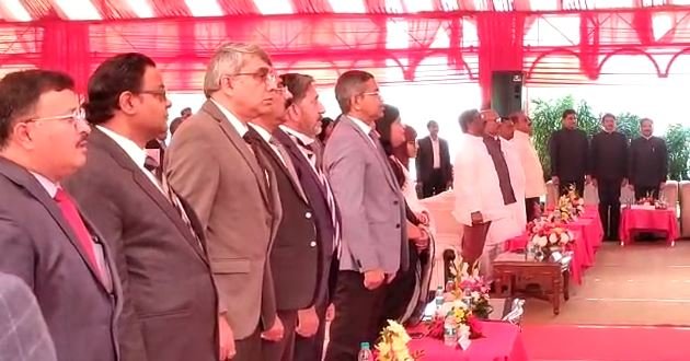झारखंड के नए मुख्य न्यायाधीश संजय कुमार मिश्रा ने ली शपथ 1 chief justice shapath