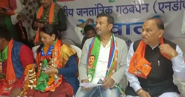 NDA प्रत्याशी सुनीता चौधरी ने रामगढ़ उपचुनाव के लिए भरा पर्चा 1 sunita choudhary 2