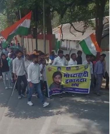 दुकानदार संघ की ओर से निकाला गया विजय जुलूस 1 Capture2