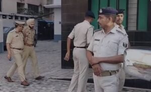 ही एसएसपी घायल सिपाही से मिलने निजी अस्पताल पहुचे