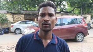 मुआवजा नियोजन की मांग को लेकर दर-दर भटक रहा है विस्थापित परिवार | 22Scope News मुआवजा नियोजन की मांग