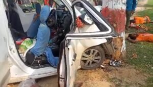 Accident : कुरमाहाट के समीप अनियंत्रित होकर पेड़ से टकरायी श्रद्धालुओं से भरी कार,1 की मौत,4 घायल | 22Scope News पेड़ से टकरायी श्रद्धालुओं से भरी कार