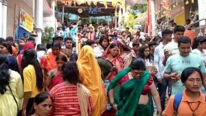 Devotion : पहाड़ी मंदिर मे सुबह तीन बजे से जलाभिषेक प्रारंभ 2 22Scope News पहाड़ी मंदिर मे सुबह तीन बजे से जलाभिषेक प्रारंभ