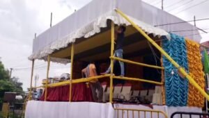 बनाए गए पुलिस कैंप