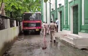 जिला स्कूल मे लगी आग, सभी बच्चे सुरक्षित