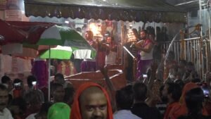भक्ति में डूबा बाबा नगरी देवघर
