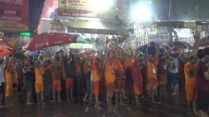 भक्ति में डूबा बाबा नगरी देवघर